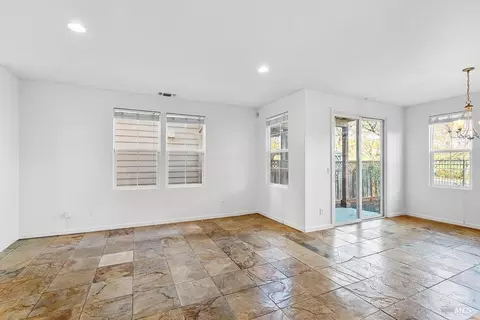 Living - 8356 Bennington Ct, Vallejo, CA 94591 photo 3 of 4