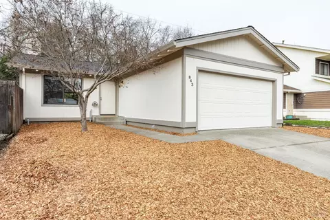 843 Falcon Way, Healdsburg, CA 95448