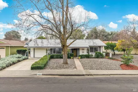 122 Rainier Cir, Vacaville, CA 95687