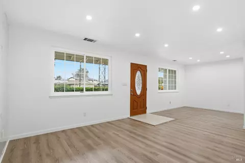 Living - 1443 Woolner Ave, Fairfield, CA 94533 photo 2 of 5