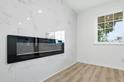 Living - 1443 Woolner Ave, Fairfield, CA 94533 photo 4 of 5
