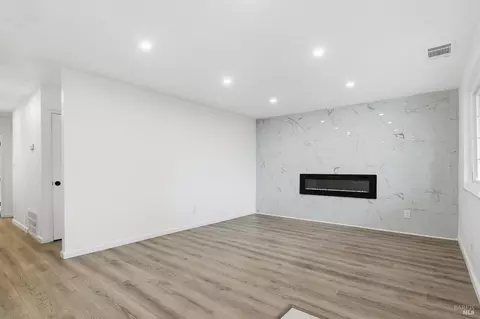 Living - 1443 Woolner Ave, Fairfield, CA 94533 photo 3 of 5