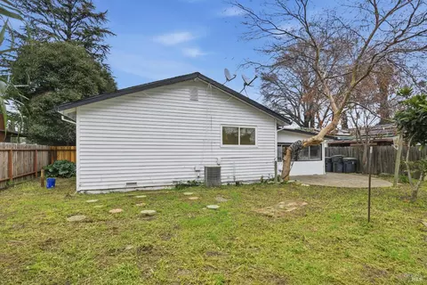Exterior - 1443 Woolner Ave, Fairfield, CA 94533 photo 6 of 8