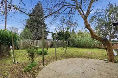 Exterior - 1443 Woolner Ave, Fairfield, CA 94533 photo 4 of 8
