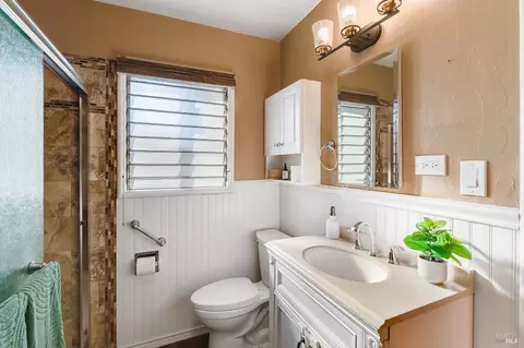 Bath - 215 4th St, Rodeo, CA 94572 photo 1 of 4