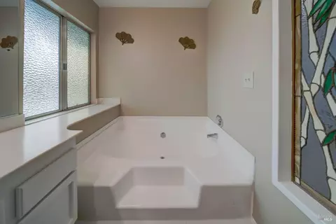 Bath - 2827 Sunburst Dr, Fairfield, CA 94533 photo 6 of 6