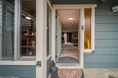 Entry Way - 2827 Sunburst Dr, Fairfield, CA 94533 photo 2 of 4