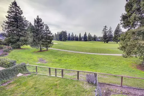 870 Hudis St, Rohnert Park, CA 94928