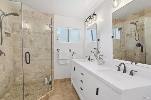 Bath - 58 Berkeley Ave, San Anselmo, CA 94960 photo 1 of 2