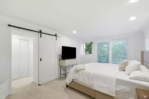Bedroom - 58 Berkeley Ave, San Anselmo, CA 94960 photo 6 of 6