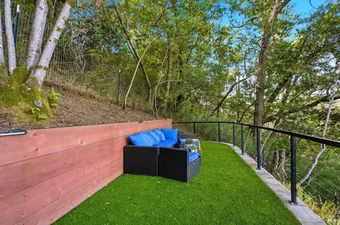 Exterior - 58 Berkeley Ave, San Anselmo, CA 94960 photo 6 of 9
