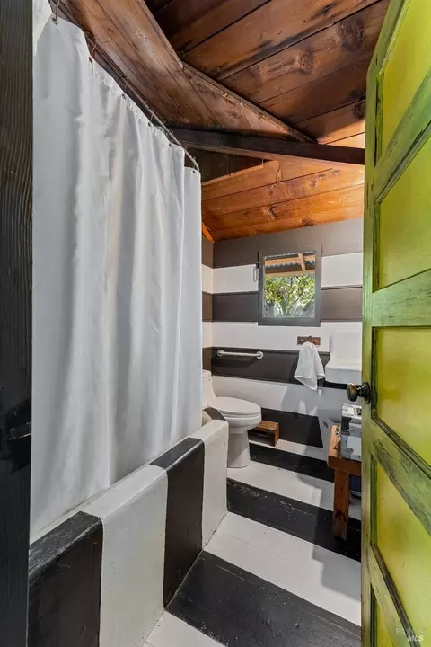 Bath - 5100 Lovall Valley Rd, Sonoma, CA 95476 photo 1 of 1