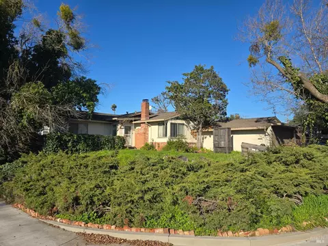 5 Alta Loma Dr, American Canyon, CA 94503