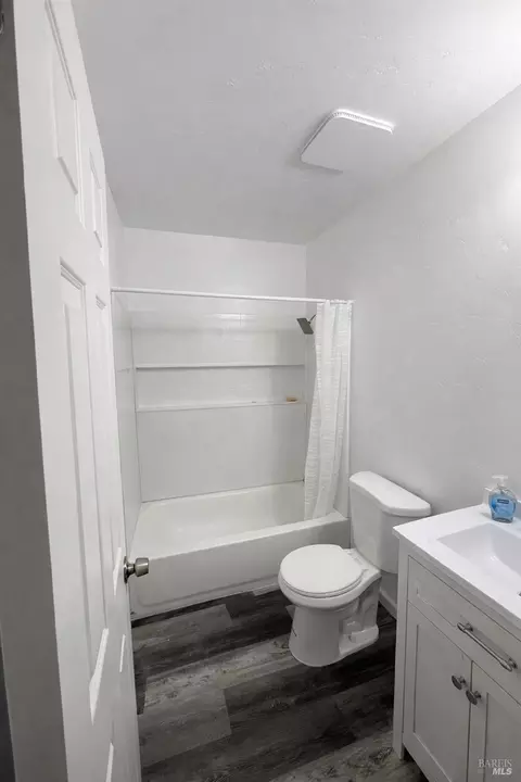 Bath - 252 Margie Dr, Willits, CA 95490 photo 1 of 3
