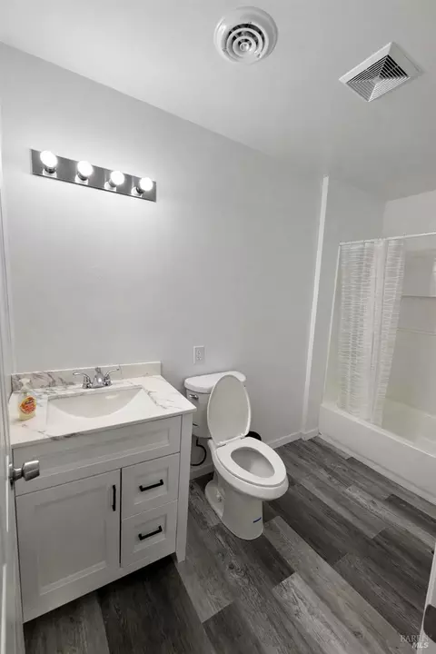 Bath - 252 Margie Dr, Willits, CA 95490 photo 2 of 3