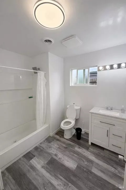 Bath - 252 Margie Dr, Willits, CA 95490 photo 3 of 3