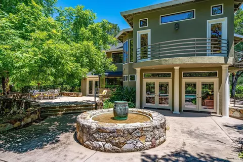 3057 St Helena Hwy, Saint Helena, CA 94574