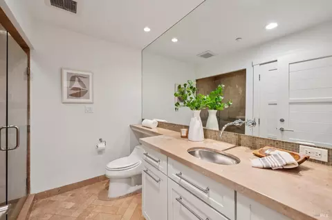 Bath - 30 Edgehill Rd, Mill Valley, CA 94941 photo 3 of 4