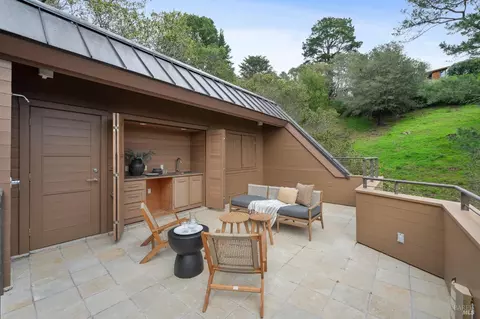 Exterior - 30 Edgehill Rd, Mill Valley, CA 94941 photo 3 of 8