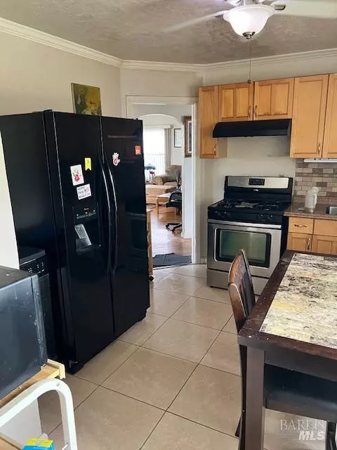 Kitchen - 672 2nd St, Richmond, CA 94801 photo 3 of 3