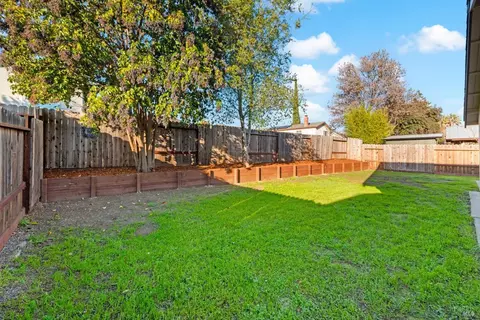 Exterior - 428 Crofters Ct, Fairfield, CA 94533 photo 4 of 4