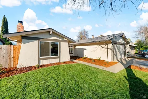 Exterior - 428 Crofters Ct, Fairfield, CA 94533 photo 2 of 4