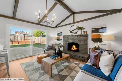 Living - 428 Crofters Ct, Fairfield, CA 94533 photo 3 of 4
