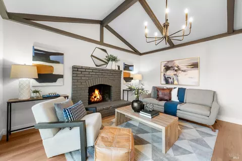 Living - 428 Crofters Ct, Fairfield, CA 94533 photo 4 of 4