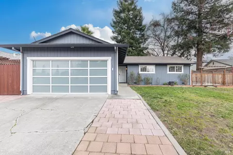 926 Lodi St, Santa Rosa, CA 95401