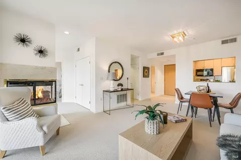 200 Deer Valley Rd #2G, San Rafael, CA 94903