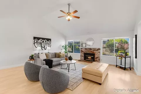 Living - 112 Palomar Ln, Vallejo, CA 94591 photo 1 of 7