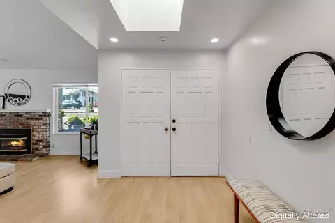 Entry Way - 112 Palomar Ln, Vallejo, CA 94591 photo 3 of 10