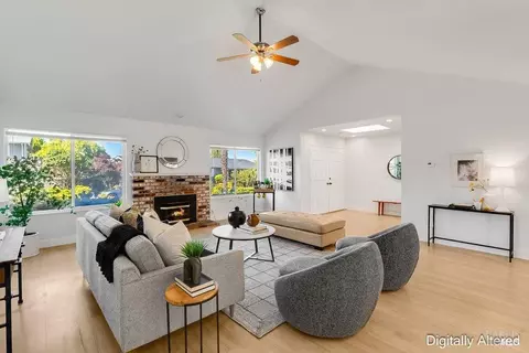 Living - 112 Palomar Ln, Vallejo, CA 94591 photo 4 of 7