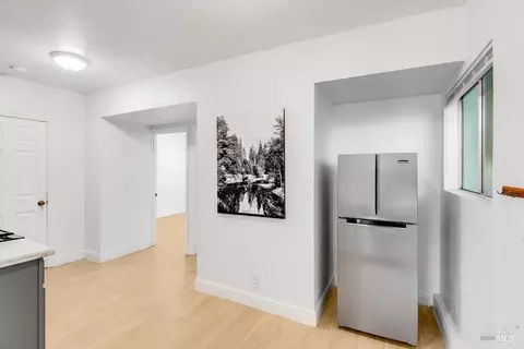 Entry Way - 112 Palomar Ln, Vallejo, CA 94591 photo 6 of 10