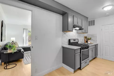 Kitchen - 112 Palomar Ln, Vallejo, CA 94591 photo 2 of 8