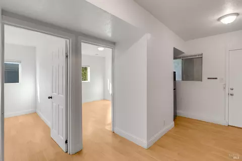 Entry Way - 112 Palomar Ln, Vallejo, CA 94591 photo 10 of 10