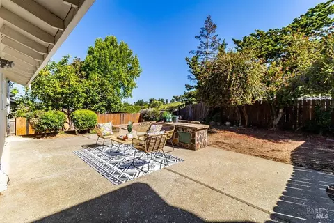 Exterior - 112 Palomar Ln, Vallejo, CA 94591 photo 3 of 21
