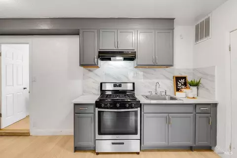 Kitchen - 112 Palomar Ln, Vallejo, CA 94591 photo 8 of 8