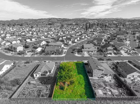 3477 Santiago Dr, Santa Rosa, CA 95403