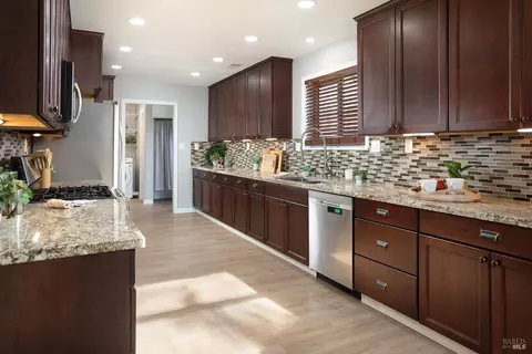 Kitchen - 16 Solano Dr, Dixon, CA 95620 photo 1 of 5