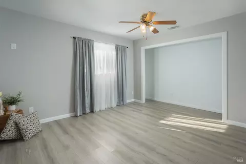 Living - 16 Solano Dr, Dixon, CA 95620 photo 7 of 8