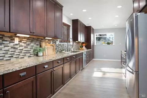 Kitchen - 16 Solano Dr, Dixon, CA 95620 photo 3 of 5