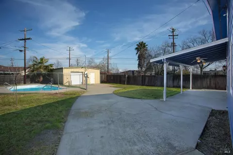 Exterior - 16 Solano Dr, Dixon, CA 95620 photo 7 of 10