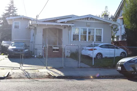 Exterior - 1141 E 33rd St, Oakland, CA 94610 photo 2 of 3