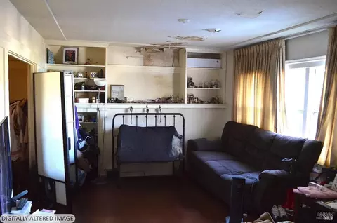 Living - 1141 E 33rd St, Oakland, CA 94610 photo 2 of 2