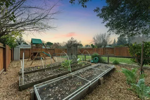 Exterior - 19440 Riverside Dr, Sonoma, CA 95476 photo 23 of 24