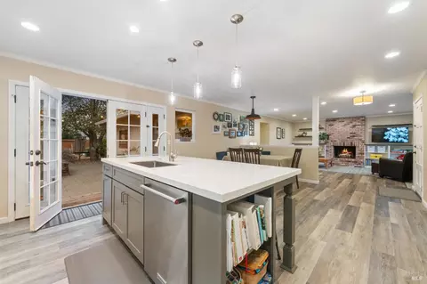 Kitchen - 19440 Riverside Dr, Sonoma, CA 95476 photo 3 of 10