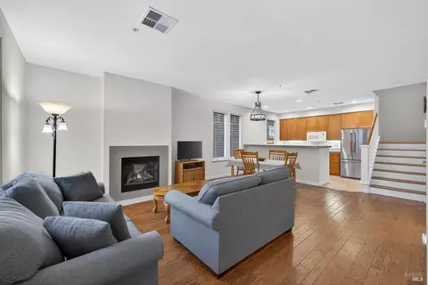 Living - 7942 Scriver Ct, Cotati, CA 94931 photo 1 of 3