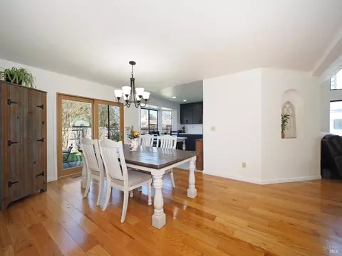 105 Zapata Ct, Windsor, CA 95492 photo 9