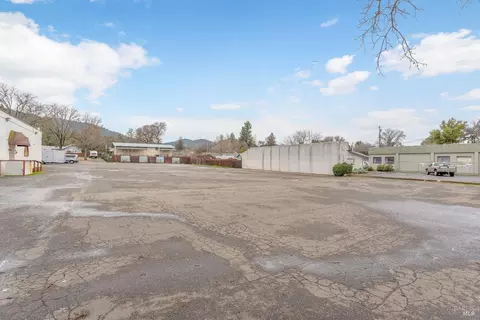 744 N State St, Ukiah, CA 95482 photo 3